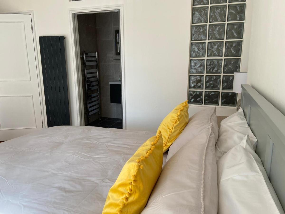 Warwick House - Stunning House With Terrace And Sea Views, Sleeps 11 Villa เวอร์ทิง ภายนอก รูปภาพ