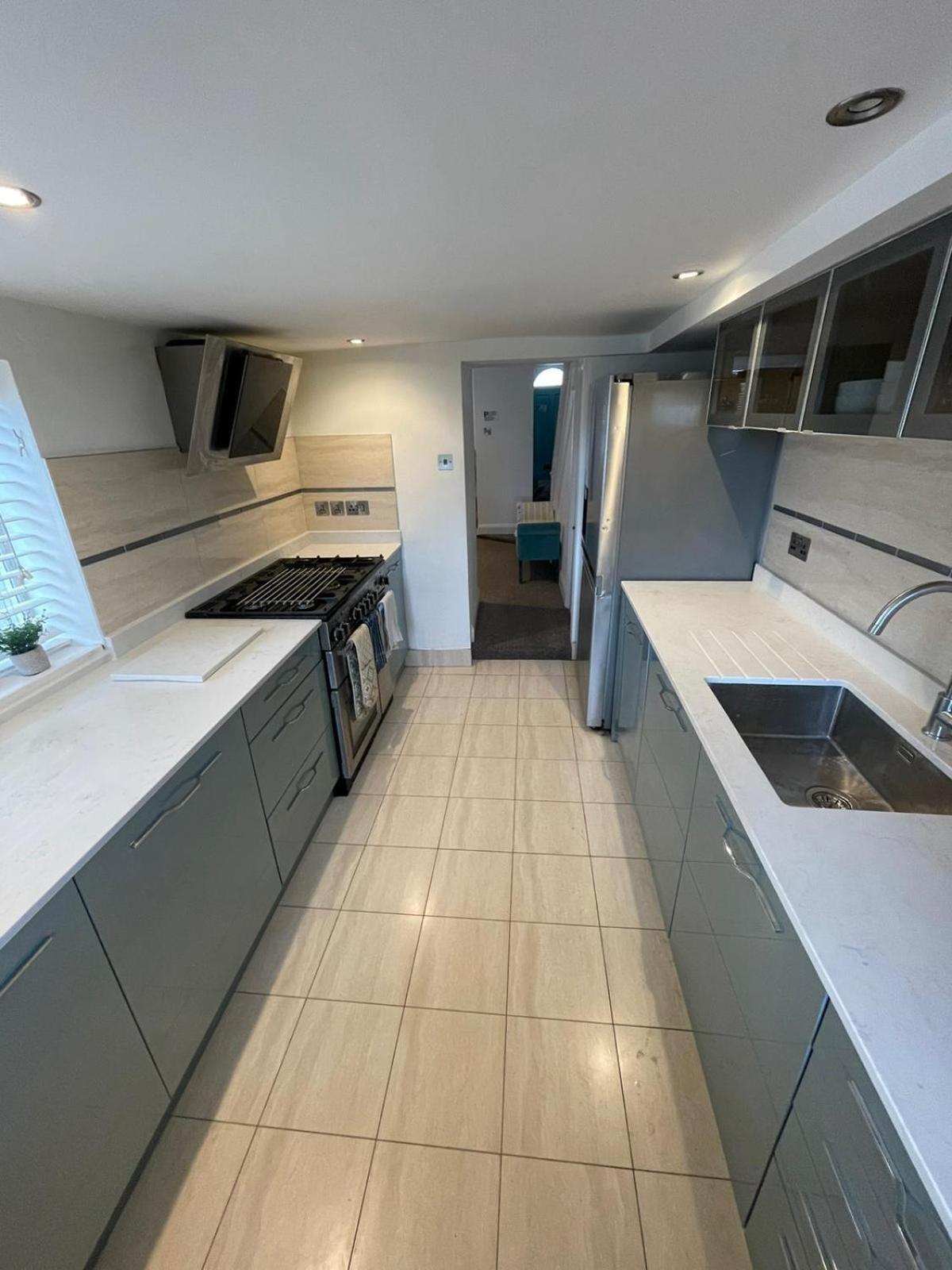 Warwick House - Stunning House With Terrace And Sea Views, Sleeps 11 Villa เวอร์ทิง ภายนอก รูปภาพ