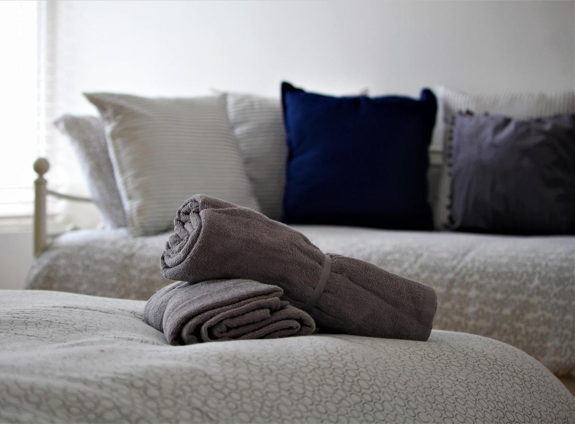 Warwick House - Stunning House With Terrace And Sea Views, Sleeps 11 Villa เวอร์ทิง ภายนอก รูปภาพ